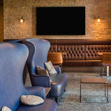 Hilton Garden Inn Stuttgart Neckarpark Екстериор снимка