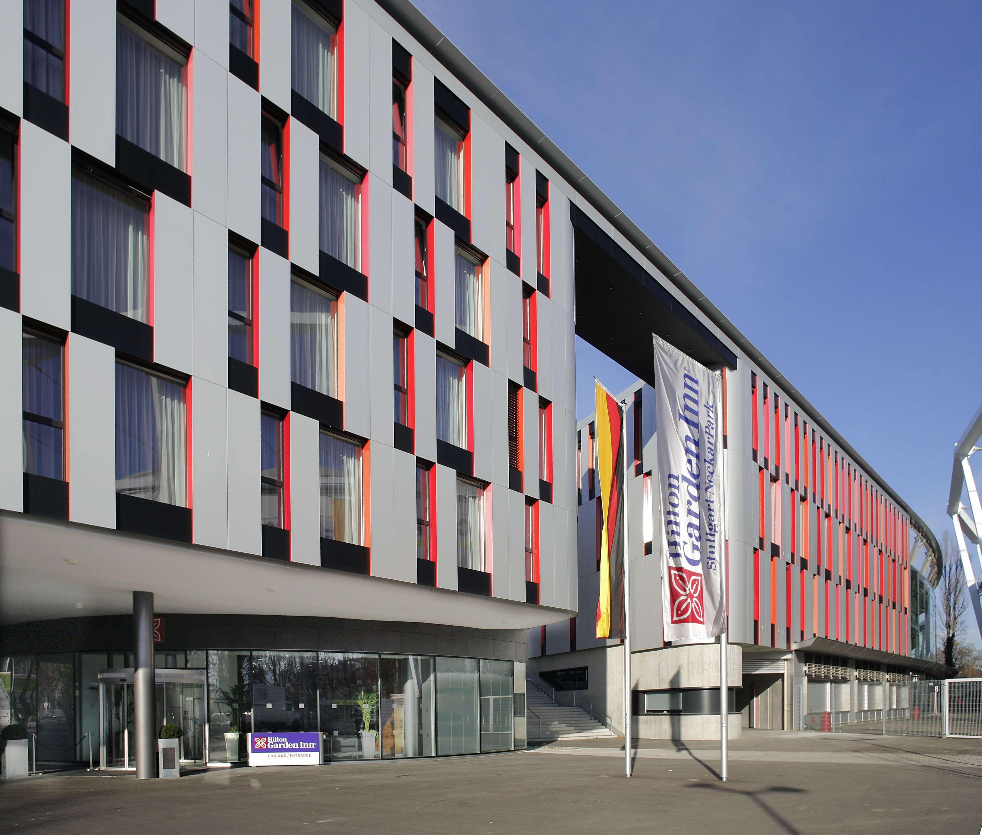 Hilton Garden Inn Stuttgart Neckarpark Екстериор снимка