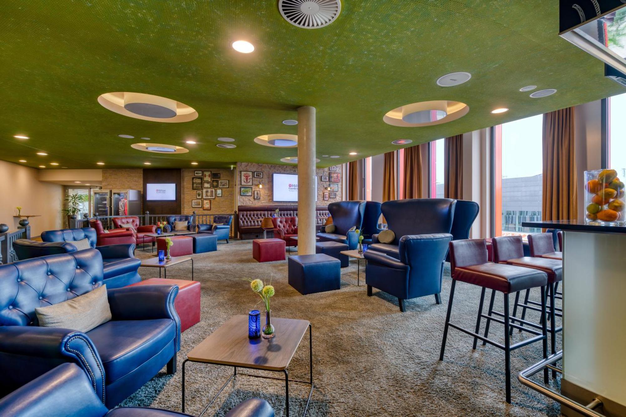 Hilton Garden Inn Stuttgart Neckarpark Екстериор снимка
