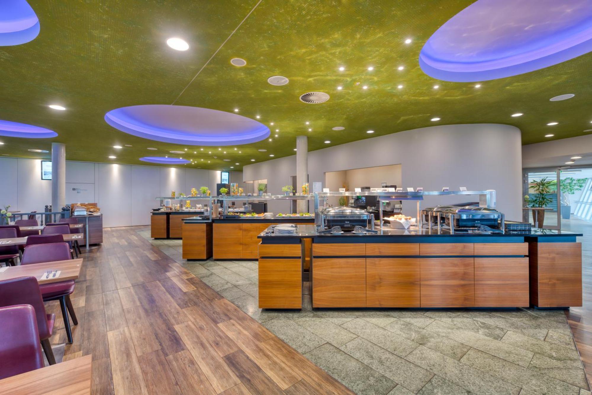 Hilton Garden Inn Stuttgart Neckarpark Екстериор снимка